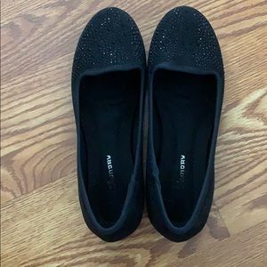 black flats